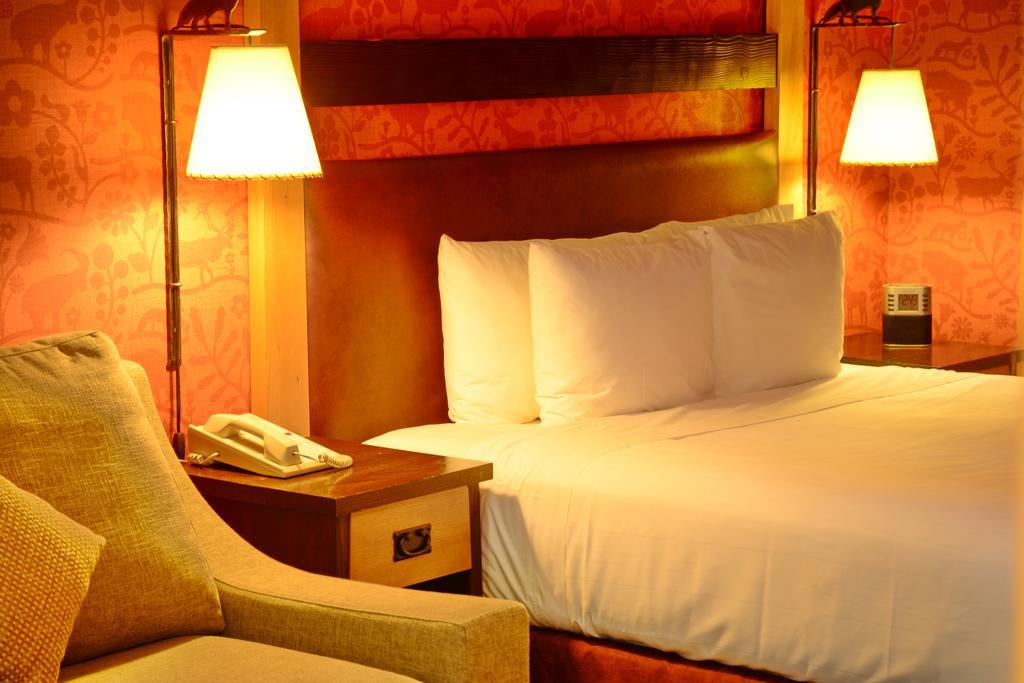 Fox Hotel And Suites Μπανφ Εξωτερικό φωτογραφία